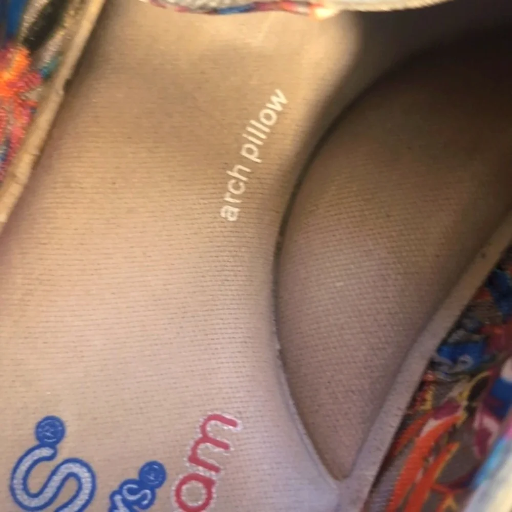 BoBs from Skechers Foam arch pillow Tan  Espadrilles Size 8